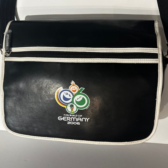 Rare 2006 FIFA World Cup Unisex Courier Bag Never Used Official License - Picture 3 of 14